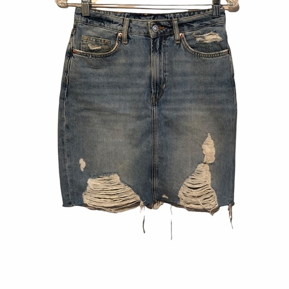 H&M & Denim Distressed Denim Pencil Skirt - Picture 1 of 15